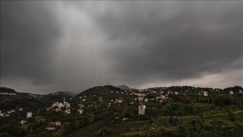 Doğu Karadeniz kıyıları için gök gürültülü sağanak uyarısı