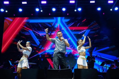 İzmir'de Mustafa Sandal coşkusu