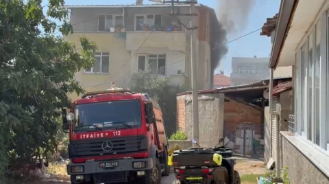 Bursa'da yangın paniği: Yaşlı kadın dumanların arasında kaldı