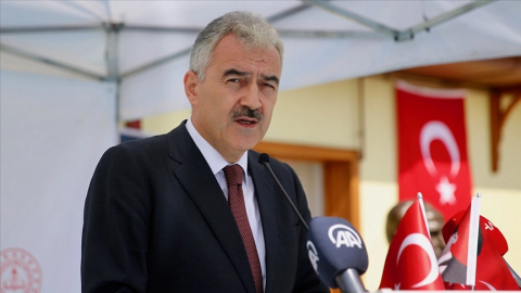 Vali Ayyıldız, Bursa'nın kurtuluşunun 103'üncü yıl dönümünü kutladı