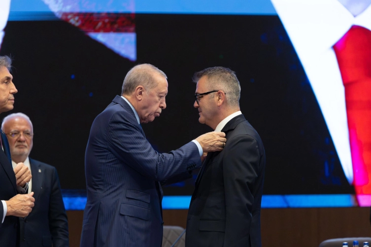 2 belediye başkanı daha AK Parti'ye katıldı