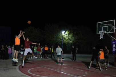 Bursa'da sokak basketbolu heyecanı! Kupalar sahiplerini buldu