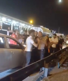 Bursa'da yol verme kavgası: 2 kişi gözaltına alındı