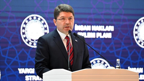 Bakan Tunç: "CHP Genel Merkezi bir yalan merkezine dönüştü"