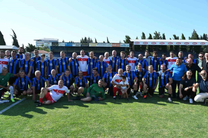 Futbolun efsaneleri Karacabey'de sahne aldı