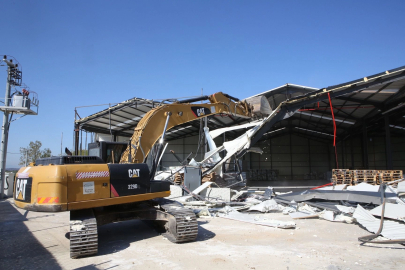 Bursa'da 2 Bin 400 metrekarelik kaçak yapı yıkıldı