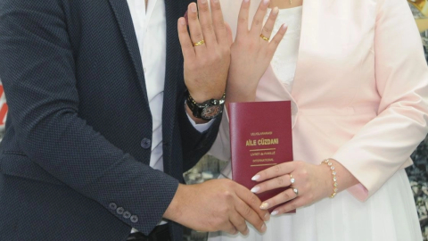 Evlenecek çiftlere şok karar: Ehliyet ve zorunlu eğitim geliyor!