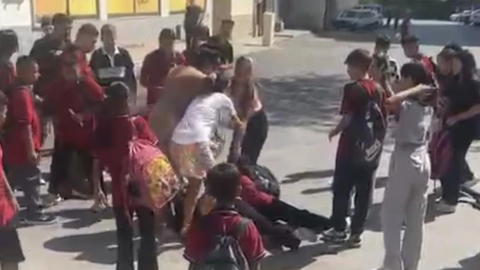 Okullarda akran zorbalığı devam ediyor! 12 yaşındaki kız çocuğu acımasızca darbedildi