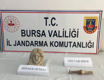 Bursa'da polis şüphesinde haklı çıktı! Araçta tarihi eser ele geçirildi