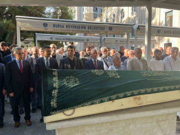 Bursa’nın duayen gazetecilerinden Engin Özpınar toprağa verildi