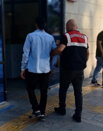 İzmir'de DEAŞ operasyonu: 2 gözaltı