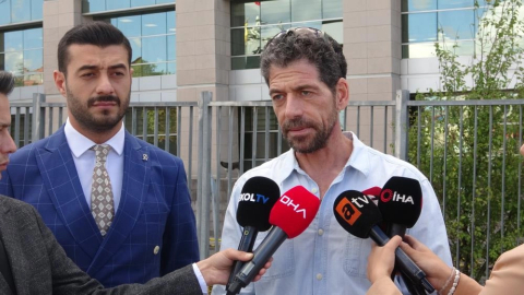 Oyuncu Cemal Hünal’ın imzasını taklit ettiler... Suç duyurusunda bulunuldu