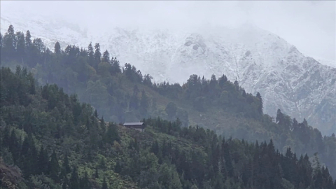 Rize'de yüksek kesimlere kar yağdı