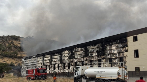 Kayseri'de mobilya fabrikasında yangın çıktı