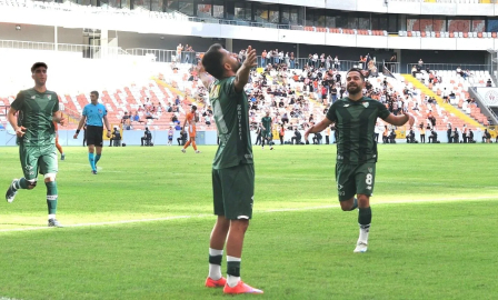 Bursaspor, Adana'da gol oldu yağdı : 0 -6