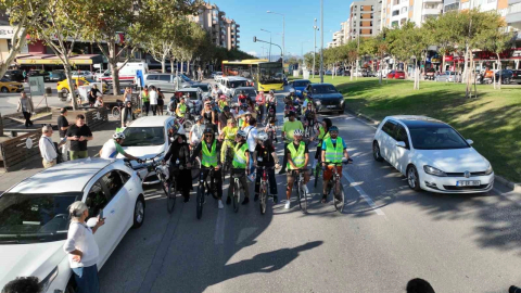 Bursa'da pedallar sağlıklı bir çevre için çevrildi