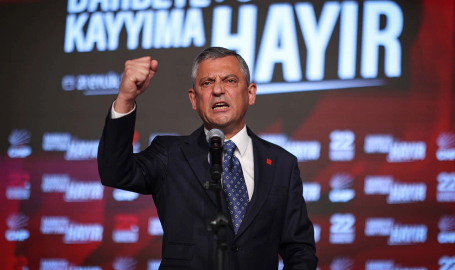 AK Parti'den CHP Genel Başkanı Özel hakkında suç duyurusu