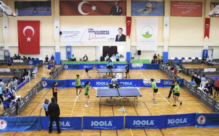 Osmangazi Belediyesi, masa tenisine ev sahipliği yaptı