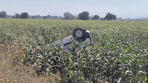 Bursa'da kontrolden çıkan araç tarlaya uçtu