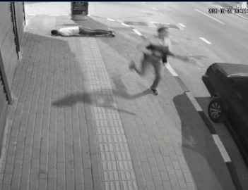 Bursa’da sokak ortasında silahlı saldırı: 3 şüpheli kıskıvrak yakalandı!