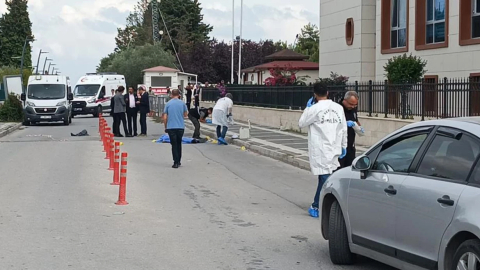 Adliye önünde silahlı saldırı! Ölü ve yaralı var