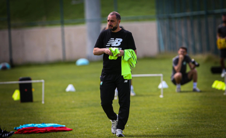 Bursaspor teknik direktörü Adem Çağlayan: “Seriye devam etmek istiyoruz”