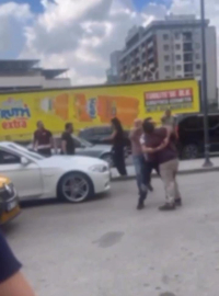 Trafik kitlendi! Bursa'da sürücüler birbirine girdi