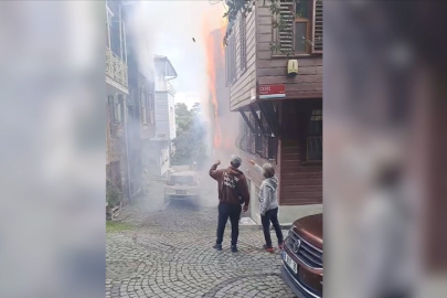 Beşiktaş'ta ahşap binada yangın çıktı