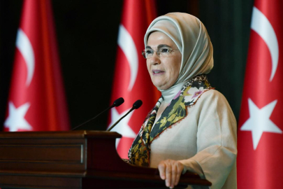 Emine Erdoğan: Hayat, geçmiş ile geleceğin el ele verdiği bir yolculuktur