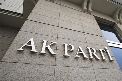 AK Parti'de flaş istifa!