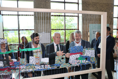 Bursa'da denizden çıkan atıklar Marmara Forum'da sergilendi