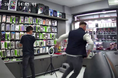 Bursa'da deprem anı kamerada!