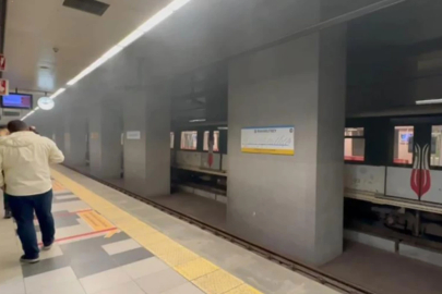İstanbul'da metro yangını: Yolcular tahliye edildi