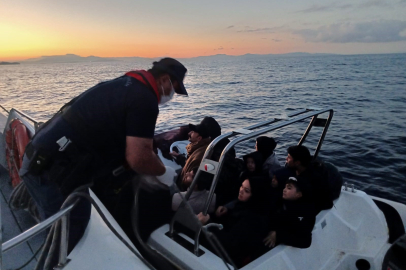 İzmir'de 72 düzensiz göçmen yakalandı, 31 göçmen kurtarıldı