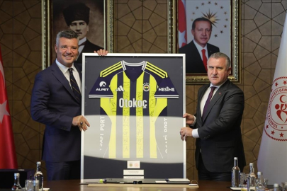 Bakan Bak, Fenerbahçe Başkanı Sadettin Saran ve yönetim kurulu üyelerini kabul etti