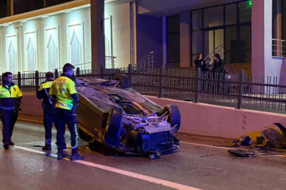 Bursa'da otomobil takla attı: 3 yaralı