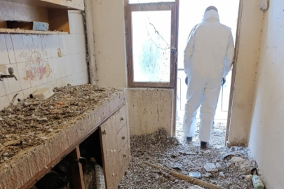 Bursa’da çöp ev vakası: Bina mahkeme kararıyla boşaltıldı