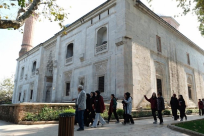 Bursa Yıldırımlı gençlerden tarihi yolculuk