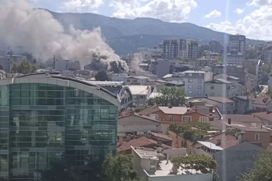 Bursa’da 2 katlı müstakil ev alev alev yandı