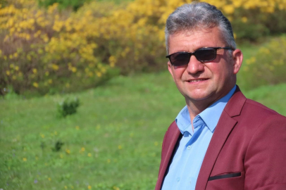 Bursa'da sahnede kalp krizi geçiren sanatçı toprağa verildi