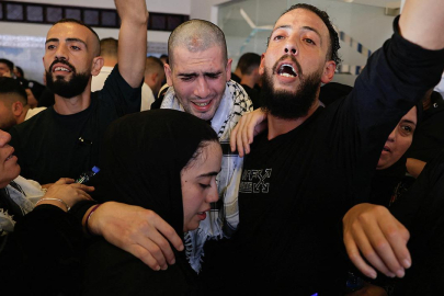Serbest bırakılan Filistinli esirlerin bir kısmı Ramallah'a ulaştı