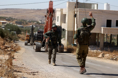 İsrail askerleri, serbest bırakılan Filistinli esirlerin evlerine baskın düzenlendi