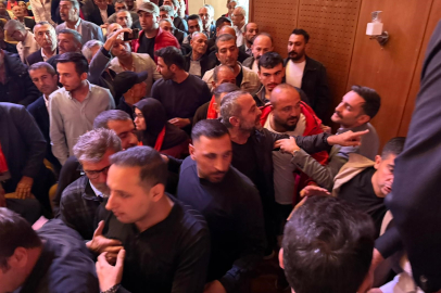 CHP İl Kongresi'nde yumruklar havada uçuştu