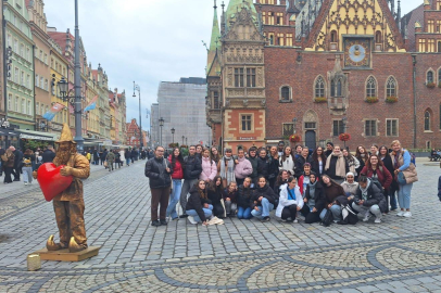 Nilüferli kız çocukları Polonya’da farklı kültürlerle buluştu