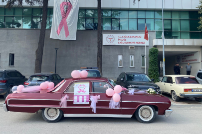 Bursa'da klasik otomobil ile meme kanserine dikkat çekti
