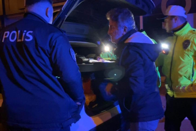 Alkollü yakalanan sürücü aracını öve öve bitiremedi