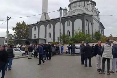 Kanalizasyon çukuru kazarken göçük altında kalan iki kardeş toprağa verildi