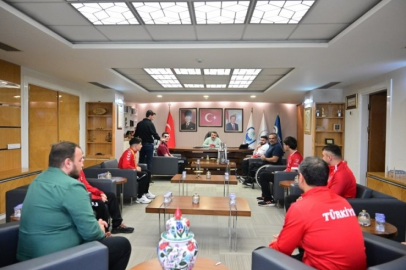 Başkan Yılmaz şampiyonları ağırladı