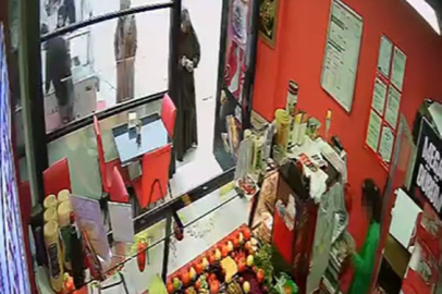 Bursa'da akıl almaz hırsızlık! Kadınlar çocuğa 3 bin TL çaldırdı