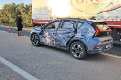 Bursa’da kamyon otomobille çarpıştı: 1 yaralı
